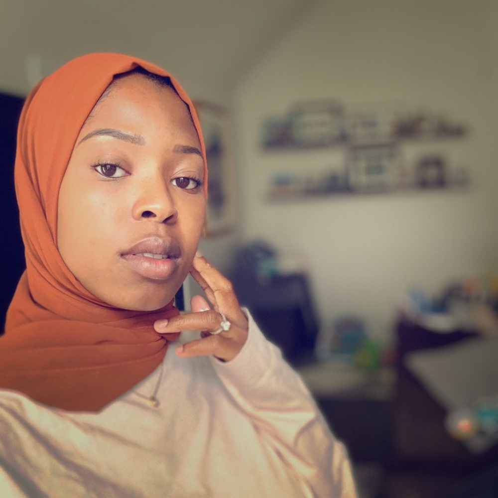 Meet your Posher, Shola